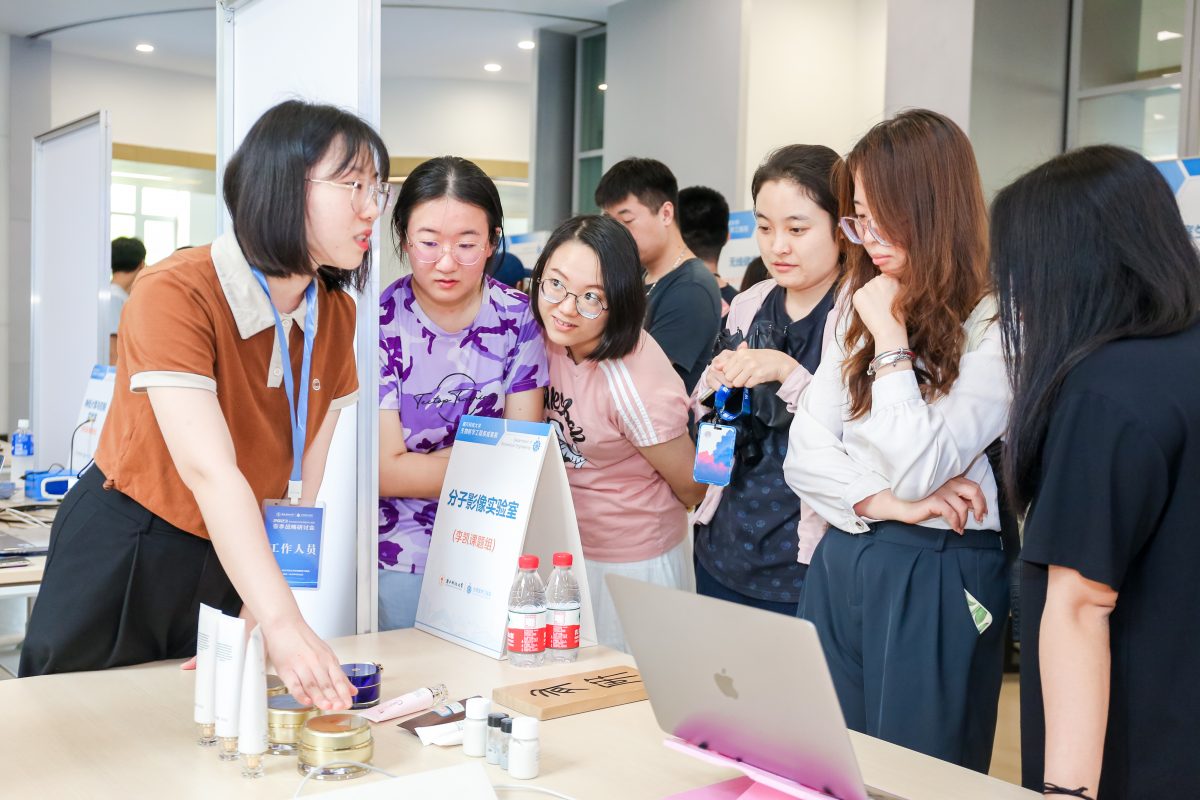 生物医学工程系成果展顺利召开